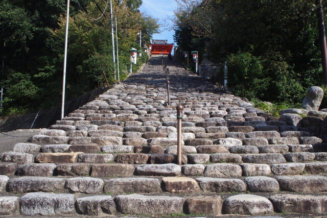 伊佐爾波神社の石段｜愛媛県松山市