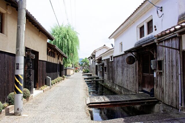 倉吉白壁土蔵群の街並み（倉吉市打吹玉川伝統的建造物群保存地区）